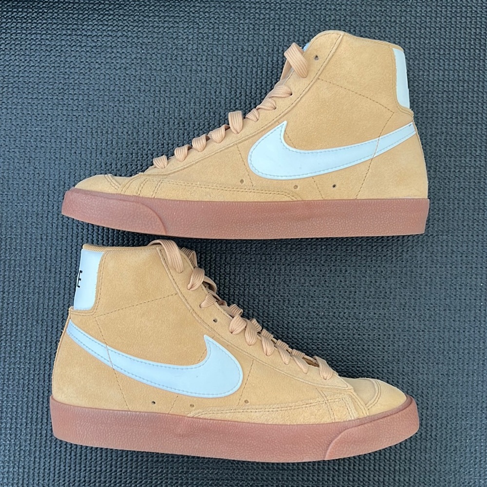 Nike W Blazer Mid 77 Suede shoes